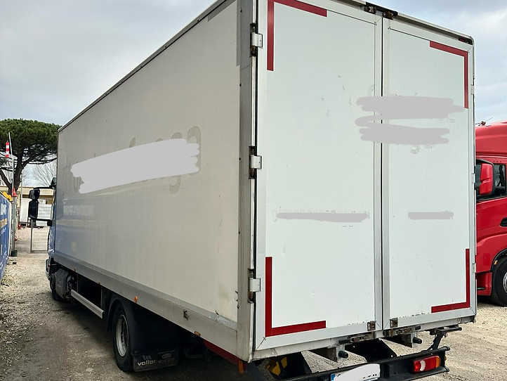 Eurocargo 100e22 - Box truck: picture 2 Eurocargo 100e22 - Box truck: picture 2