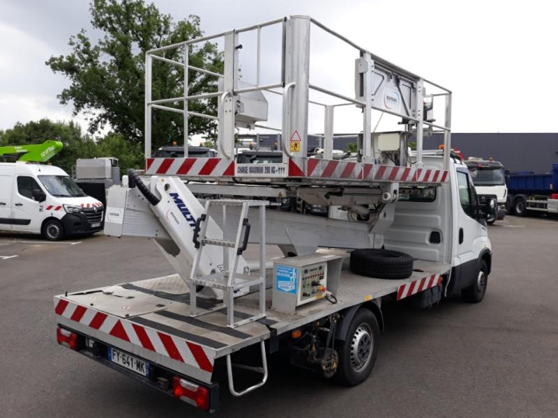 Iveco Daily 35S14 Plateau Nacelle 6m50 Spécial tunnel - Truck mounted aerial platform: picture 4 Iveco Daily 35S14 Plateau Nacelle 6m50 Spécial tunnel - Truck mounted aerial platform: picture 4