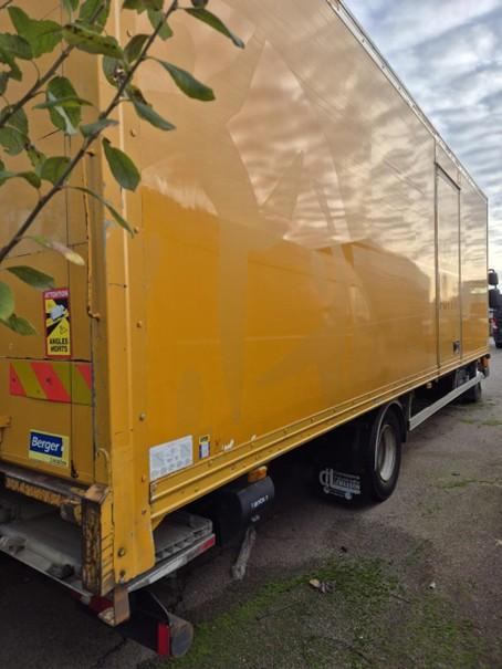 Renault Midlum 180.12 H Extra Light Fourgon polyfond avec Hayon repliable - Box truck: picture 2 Renault Midlum 180.12 H Extra Light Fourgon polyfond avec Hayon repliable - Box truck: picture 2