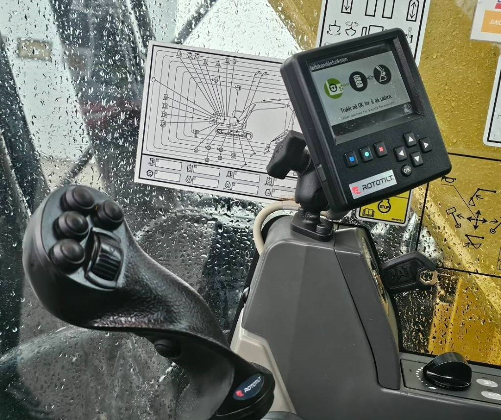 Crawler excavator CAT 320 EL RR: picture 38