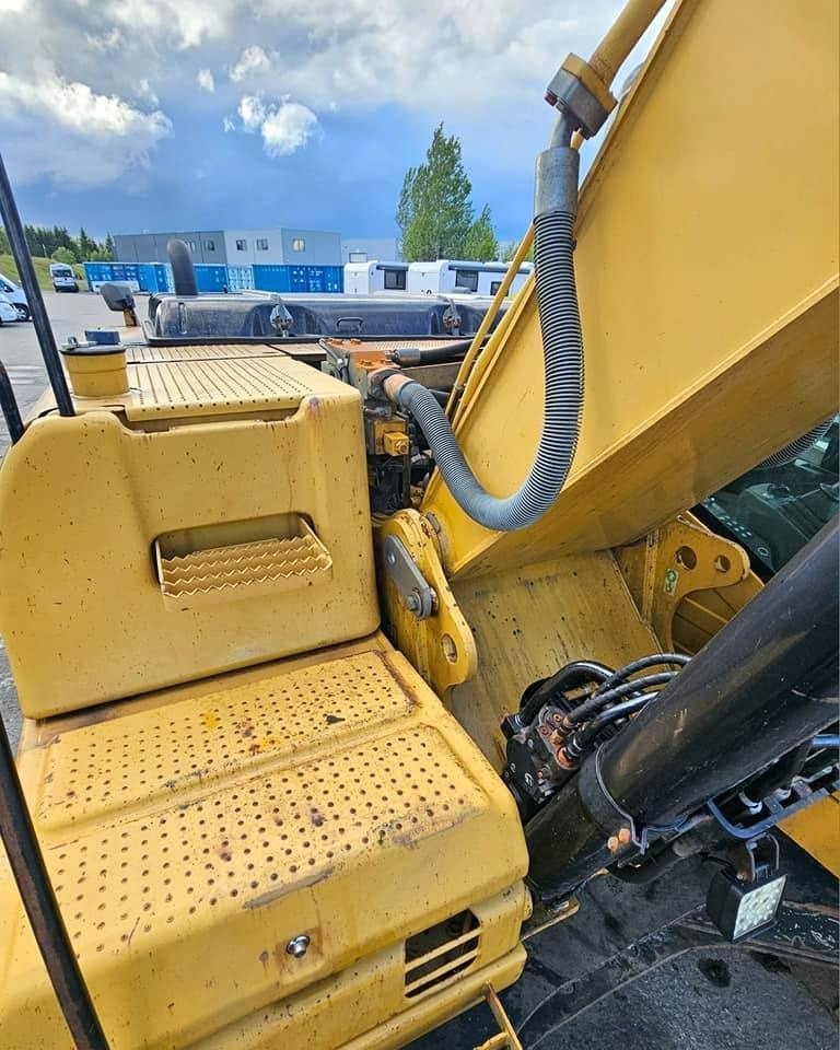 CAT 323 D L  leasing CAT 323 D L: picture 17