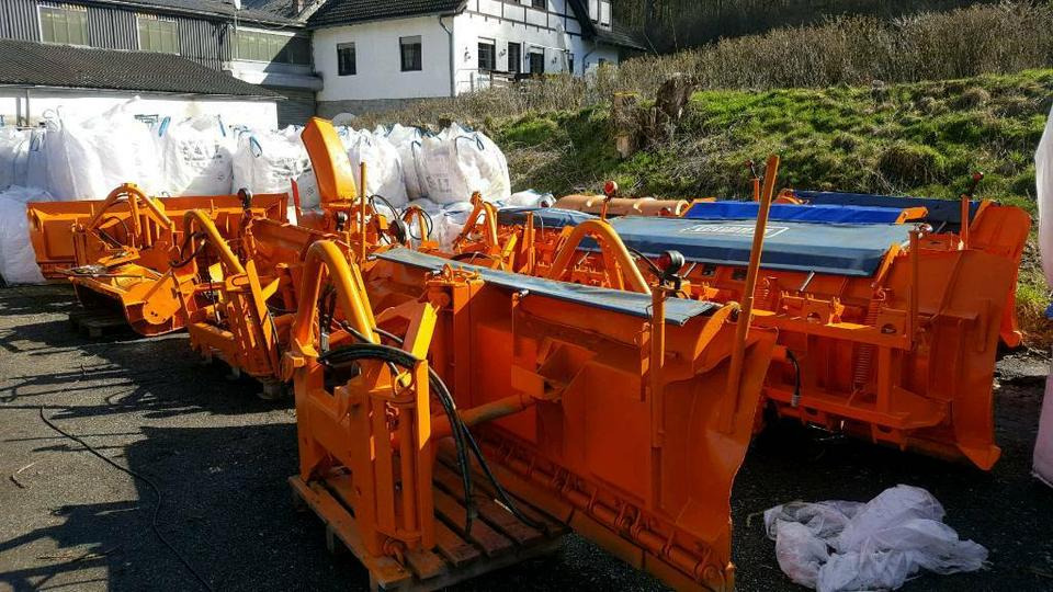 Schneepflug Schmidt Beilhack Winterdienst Schneeschild Unimog - Snow plough: picture 1 Schneepflug Schmidt Beilhack Winterdienst Schneeschild Unimog - Snow plough: picture 1