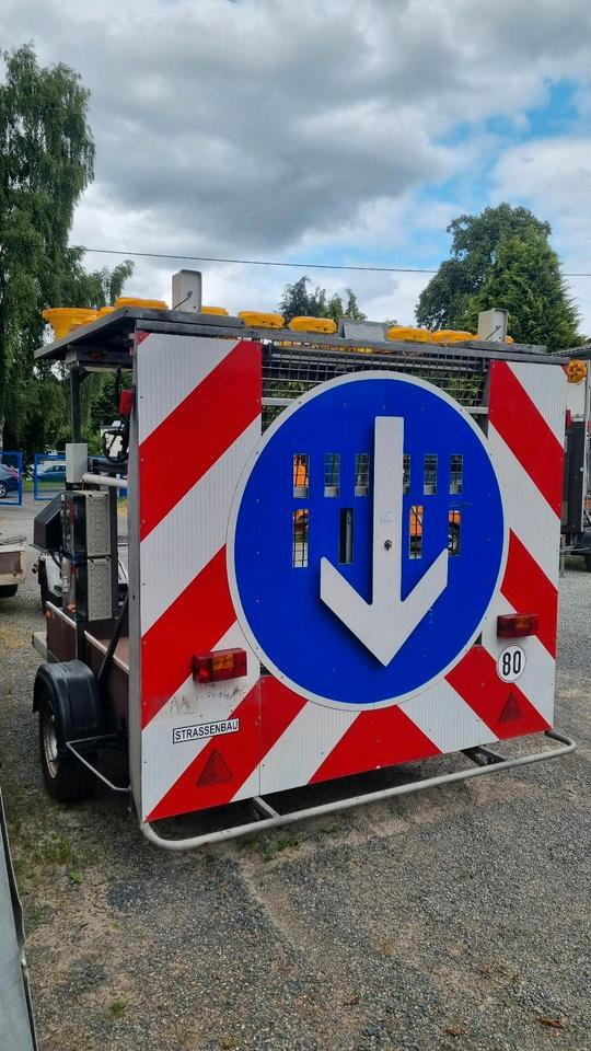 Nissen VZ616 Absperrtafel LED Funkwarnmeldeanlage Sperrwand Sperrtafel Verkehrsleittafel Verkehrsleitanhänger Verkehrssicherungsanhänger Leittafel Verkehrssicherung Vorwarner Vorwarntafel ABT - Trailer: picture 3 Nissen VZ616 Absperrtafel LED Funkwarnmeldeanlage Sperrwand Sperrtafel Verkehrsleittafel Verkehrsleitanhänger Verkehrssicherungsanhänger Leittafel Verkehrssicherung Vorwarner Vorwarntafel ABT - Trailer: picture 3