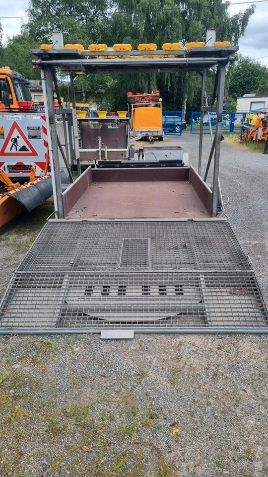 Nissen VZ616 Absperrtafel LED Funkwarnmeldeanlage Sperrwand Sperrtafel Verkehrsleittafel Verkehrsleitanhänger Verkehrssicherungsanhänger Leittafel Verkehrssicherung Vorwarner Vorwarntafel ABT - Trailer: picture 5 Nissen VZ616 Absperrtafel LED Funkwarnmeldeanlage Sperrwand Sperrtafel Verkehrsleittafel Verkehrsleitanhänger Verkehrssicherungsanhänger Leittafel Verkehrssicherung Vorwarner Vorwarntafel ABT - Trailer: picture 5
