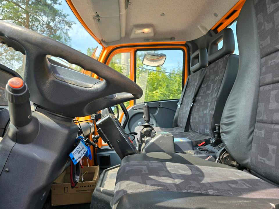 Snow removal vehicle Unimog 405/10 U300 Bluetec 4 Automatik EAS Mercedes-Benz U 300  UGE UGN mit Kipperpritsche: picture 17