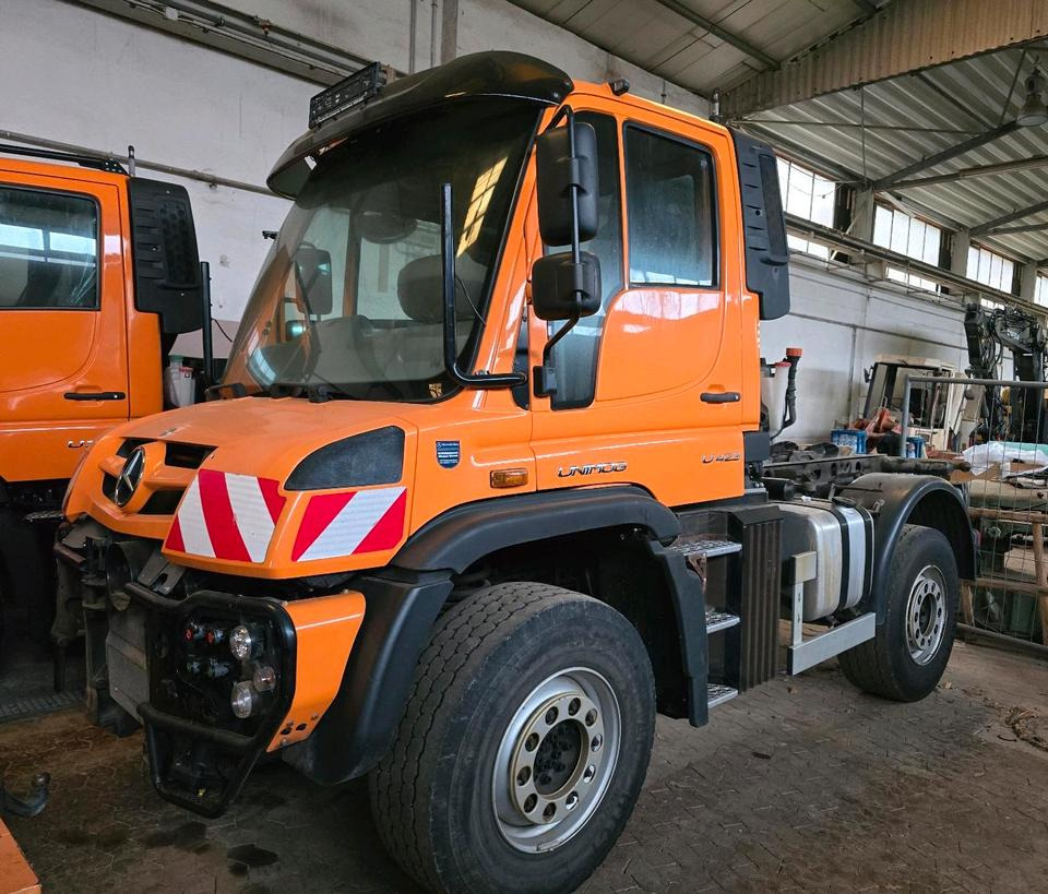 Unimog U423 EAS NKS-Z-UGE-43 Mercedes-Benz 405/10 405/12 UGE Mercedes-Benz U 318 323 327 423 427 429 430 EasyDrive Variopilot - Cab chassis truck, Municipal/ Special vehicle: picture 1 Unimog U423 EAS NKS-Z-UGE-43 Mercedes-Benz 405/10 405/12 UGE Mercedes-Benz U 318 323 327 423 427 429 430 EasyDrive Variopilot - Cab chassis truck, Municipal/ Special vehicle: picture 1