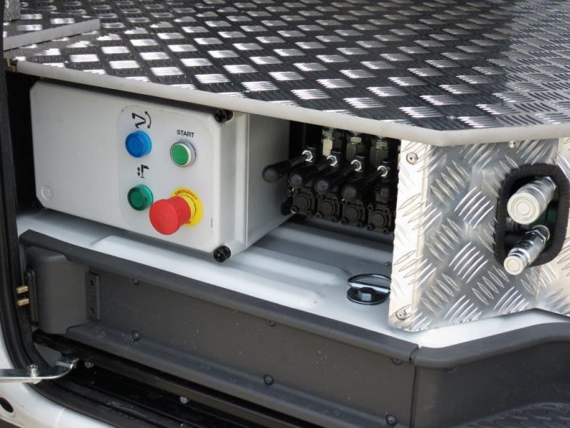 Comet IZOLACJA 46kV Podnośnik koszowy 14/2/8 JIB do pracy pod napięciem zamontowany na VAN 5,2 t - Truck mounted aerial platform: picture 5 Comet IZOLACJA 46kV Podnośnik koszowy 14/2/8 JIB do pracy pod napięciem zamontowany na VAN 5,2 t - Truck mounted aerial platform: picture 5