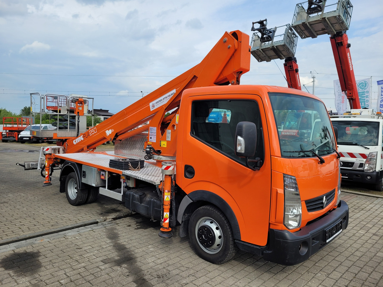 Renault Maxity podnośnik koszowy 25 m CMC PLA250 bucket truck boom lift - Truck mounted aerial platform: picture 3 Renault Maxity podnośnik koszowy 25 m CMC PLA250 bucket truck boom lift - Truck mounted aerial platform: picture 3