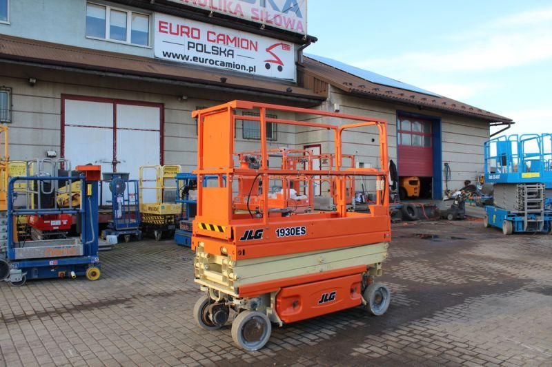 Podnośnik nożycowy elektryczny 8 m JLG 1930 ES - Scissor lift: picture 1 Podnośnik nożycowy elektryczny 8 m JLG 1930 ES - Scissor lift: picture 1