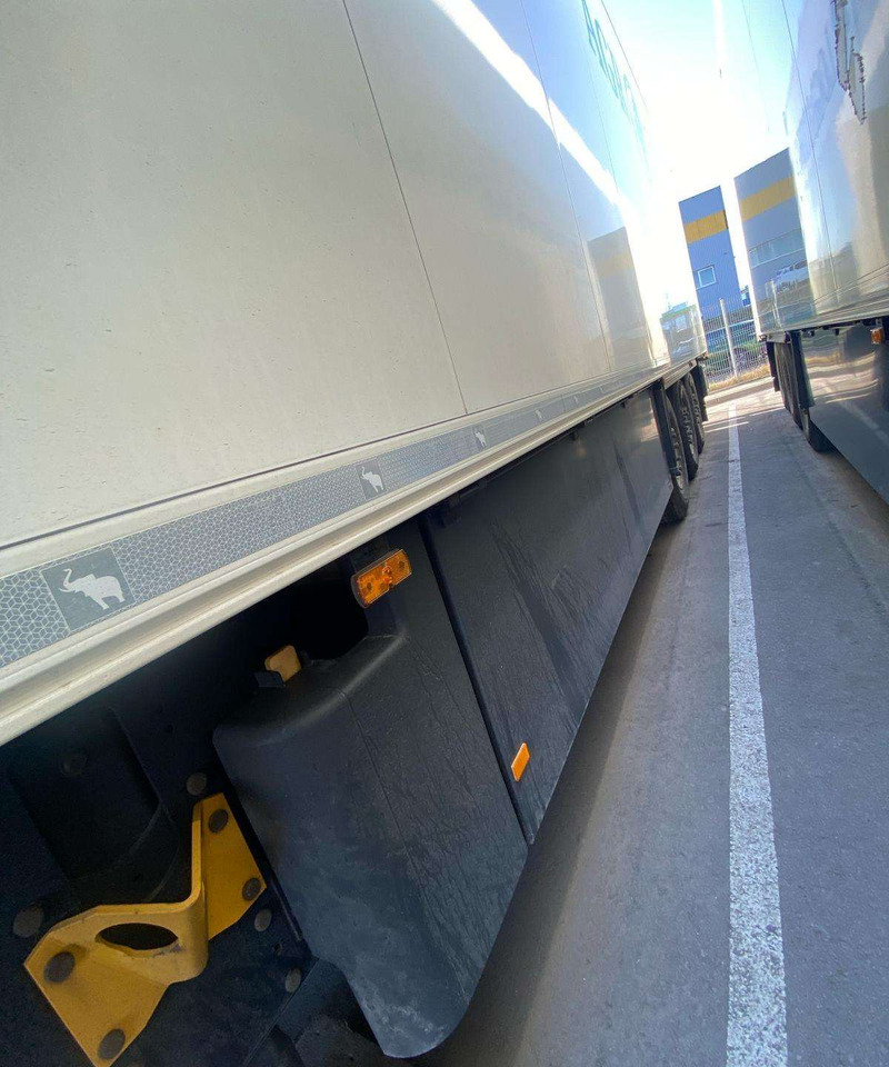Schmitz SCHMITZ SKO 7cm - Refrigerator semi-trailer: picture 3 Schmitz SCHMITZ SKO 7cm - Refrigerator semi-trailer: picture 3