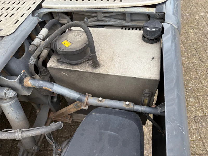DAF CF 440 6x2 / HOLLAND TRUCK / LOW KM / NEW APK - TUV / BULK COMPRESSOR / ADR I II III / - Tractor unit: picture 5 DAF CF 440 6x2 / HOLLAND TRUCK / LOW KM / NEW APK - TUV / BULK COMPRESSOR / ADR I II III / - Tractor unit: picture 5