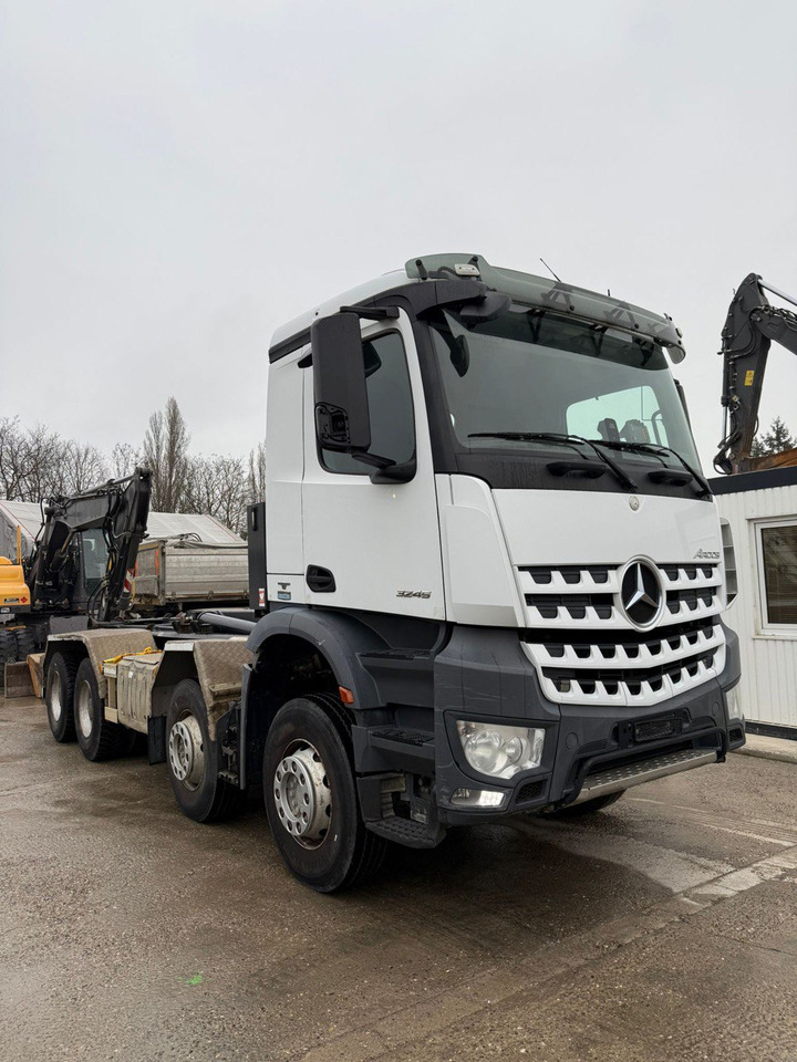 MERCEDES-BENZ Arocs 3245 - Hook lift truck: picture 3 MERCEDES-BENZ Arocs 3245 - Hook lift truck: picture 3