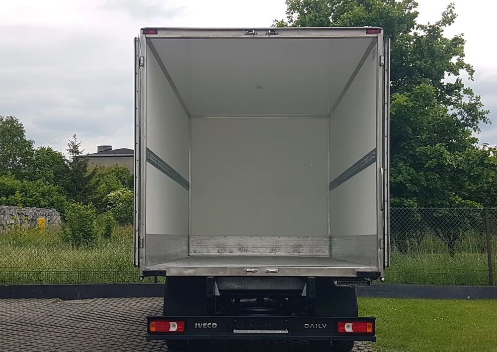 Iveco 72-180 DAILY 8EP KONTENER IZOTERMA 4,16x2,10x2,09 DMC 7200 KG KLIMATRONIK TEMPOMAT KRAJOWY - Box truck: picture 5 Iveco 72-180 DAILY 8EP KONTENER IZOTERMA 4,16x2,10x2,09 DMC 7200 KG KLIMATRONIK TEMPOMAT KRAJOWY - Box truck: picture 5