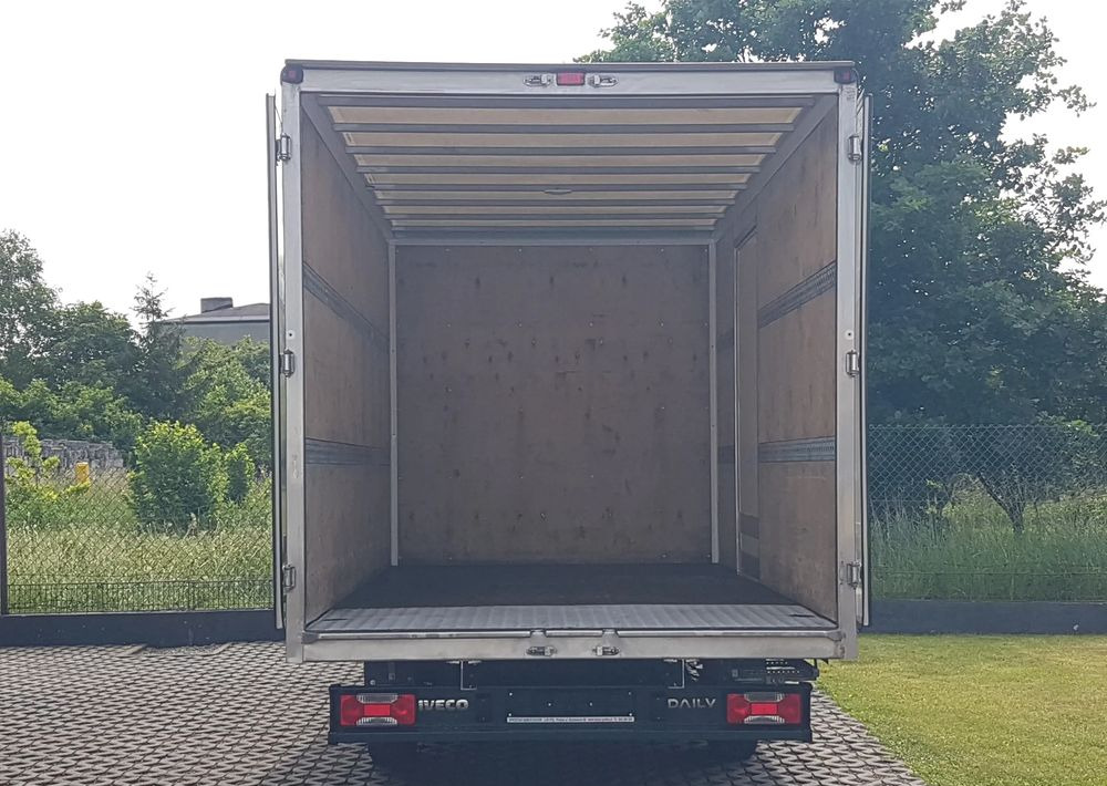 Iveco DAILY 3,0 KLIMA 8EP KONTENER 4,22x2,10x2,11 AC KRAJOWY DMC 3500 KG 35-150 - Closed box van: picture 5 Iveco DAILY 3,0 KLIMA 8EP KONTENER 4,22x2,10x2,11 AC KRAJOWY DMC 3500 KG 35-150 - Closed box van: picture 5