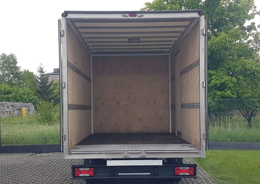 Iveco DAILY 3,0 KLIMA 8EP KONTENER 4,22x2,10x2,11 AC KRAJOWY DMC 3500 KG 35S15 - Closed box van: picture 5 Iveco DAILY 3,0 KLIMA 8EP KONTENER 4,22x2,10x2,11 AC KRAJOWY DMC 3500 KG 35S15 - Closed box van: picture 5