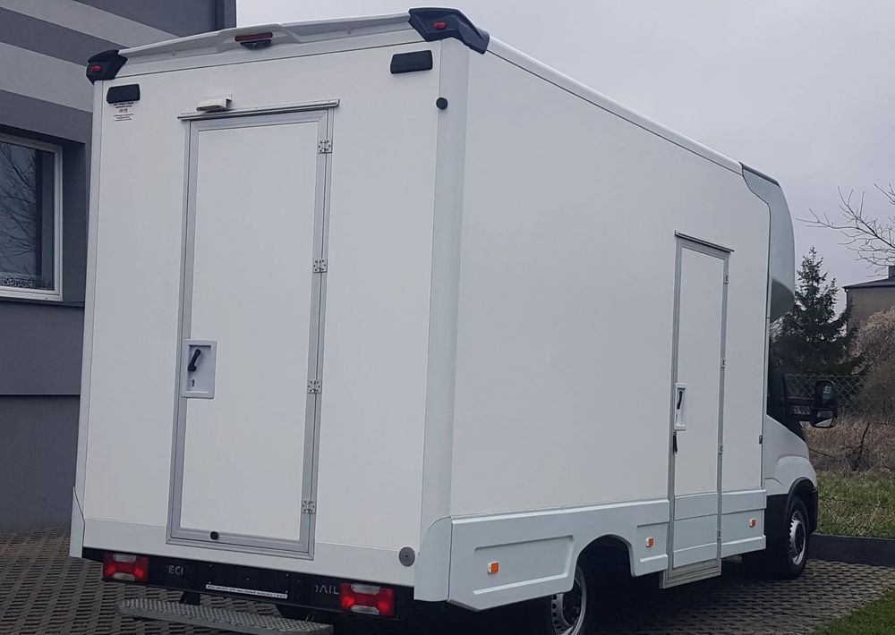 Iveco DAILY KONTENER NISKOPODŁOGOWY 4,43x2,23x2,42 SKLEP BAR FOODTRUCK KAMPER KLIMA - Closed box van: picture 4 Iveco DAILY KONTENER NISKOPODŁOGOWY 4,43x2,23x2,42 SKLEP BAR FOODTRUCK KAMPER KLIMA - Closed box van: picture 4