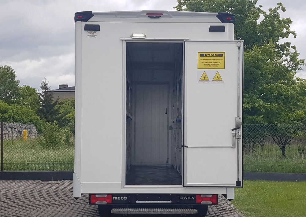 Iveco DAILY KONTENER NISKOPODŁOGOWY 4,43x2,23x2,42 SKLEP FOODTRUCK BAR KLIMA KONIOWÓZ KAMPER - Closed box van: picture 5 Iveco DAILY KONTENER NISKOPODŁOGOWY 4,43x2,23x2,42 SKLEP FOODTRUCK BAR KLIMA KONIOWÓZ KAMPER - Closed box van: picture 5