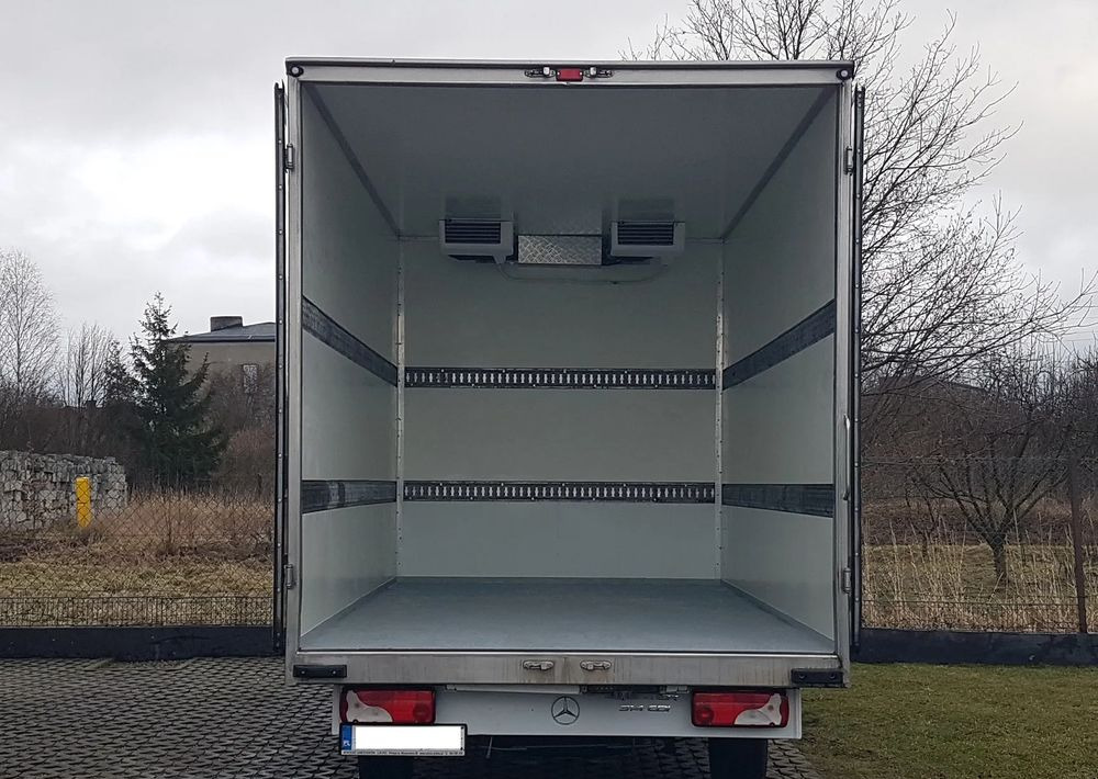 Mercedes-Benz Sprinter CHŁODNIA IZOTERMA 8EP AGREGAT ZANOTTI 4,22x2,15x2,30 KLIMA 314 CDI - Refrigerated delivery van: picture 5 Mercedes-Benz Sprinter CHŁODNIA IZOTERMA 8EP AGREGAT ZANOTTI 4,22x2,15x2,30 KLIMA 314 CDI - Refrigerated delivery van: picture 5