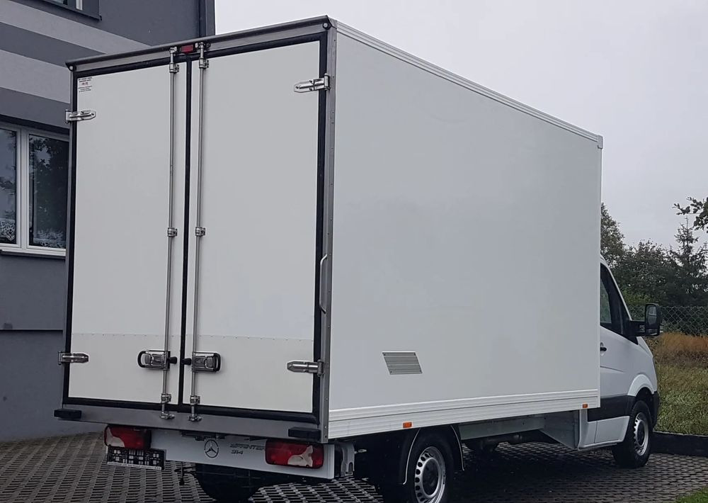 Mercedes-Benz Sprinter KONTENER 8EP 4,21x2,15x2,30 KLIMA 314 CDI MANUAL - Closed box van: picture 4 Mercedes-Benz Sprinter KONTENER 8EP 4,21x2,15x2,30 KLIMA 314 CDI MANUAL - Closed box van: picture 4