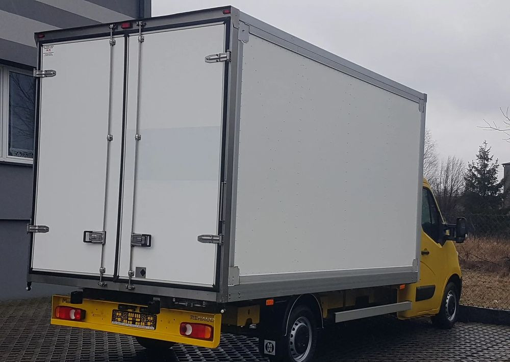 Renault MASTER KONTENER 8EP 4,21x2,23x2,22 KLIMA MANUAL KRAJOWY 6-BIEGÓW - Closed box van: picture 4 Renault MASTER KONTENER 8EP 4,21x2,23x2,22 KLIMA MANUAL KRAJOWY 6-BIEGÓW - Closed box van: picture 4