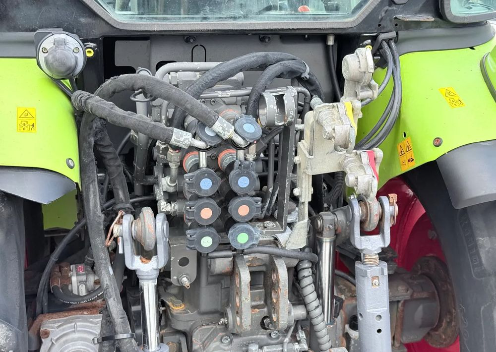 Farm tractor Claas * Ciągnik Traktor CLAAS 240 F NEXOS * 4x4 * Sadowniczy * Tur MX F304 * TUZ * Wałek WOM: picture 12 Farm tractor Claas * Ciągnik Traktor CLAAS 240 F NEXOS * 4x4 * Sadowniczy * Tur MX F304 * TUZ * Wałek WOM: picture 12