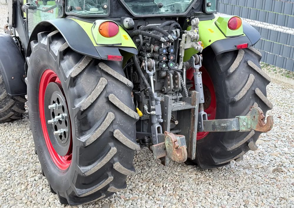 Farm tractor Claas * Ciągnik Traktor CLAAS 240 F NEXOS * 4x4 * Sadowniczy * Tur MX F304 * TUZ * Wałek WOM: picture 10 Farm tractor Claas * Ciągnik Traktor CLAAS 240 F NEXOS * 4x4 * Sadowniczy * Tur MX F304 * TUZ * Wałek WOM: picture 10