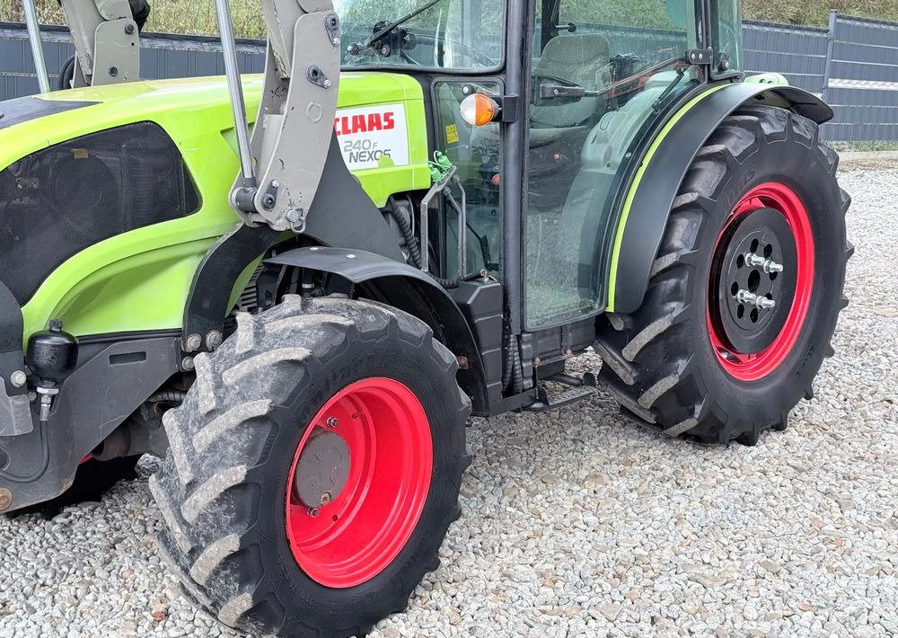 Farm tractor Claas * Ciągnik Traktor CLAAS 240 F NEXOS * 4x4 * Sadowniczy * Tur MX F304 * TUZ * Wałek WOM: picture 6 Farm tractor Claas * Ciągnik Traktor CLAAS 240 F NEXOS * 4x4 * Sadowniczy * Tur MX F304 * TUZ * Wałek WOM: picture 6