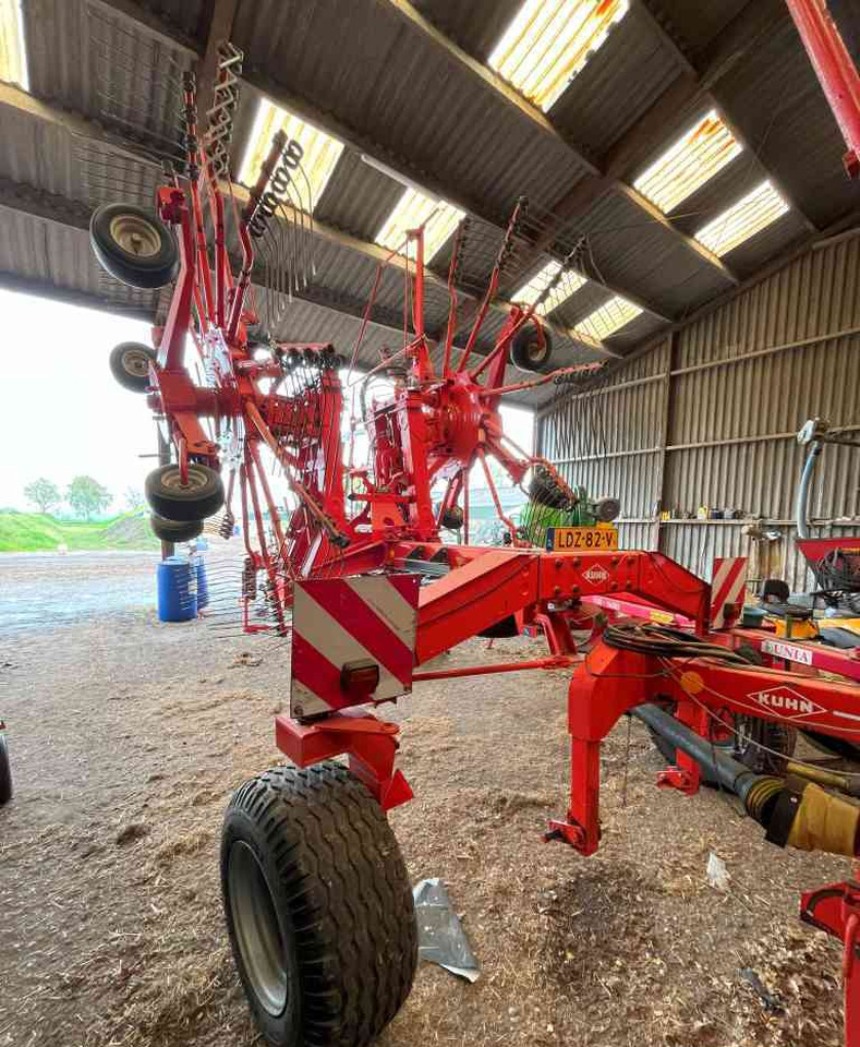 Kuhn GA 8521 zwadhark zwiller rugger rake weidebouwmachines - Tedder/ Rake: picture 4 Kuhn GA 8521 zwadhark zwiller rugger rake weidebouwmachines - Tedder/ Rake: picture 4