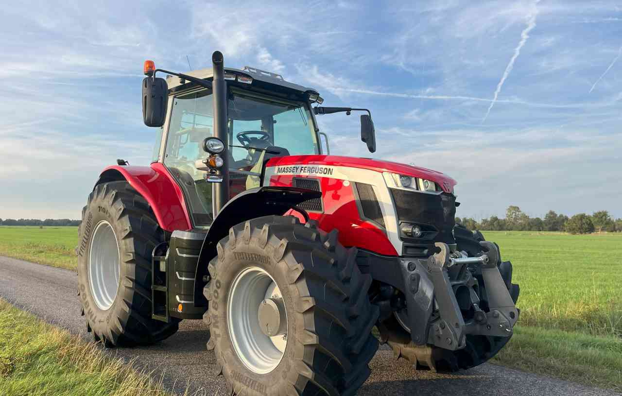 Massey Ferguson 7S.190 Dyna-VT Exclusive *Verkocht/sold* - Farm tractor: picture 1 Massey Ferguson 7S.190 Dyna-VT Exclusive *Verkocht/sold* - Farm tractor: picture 1