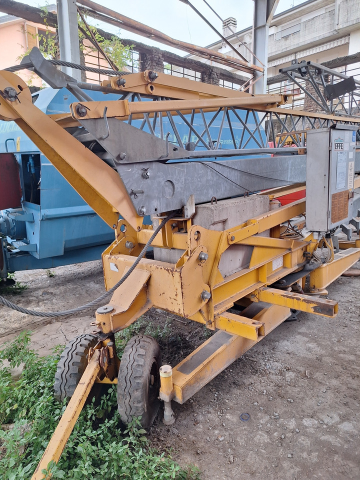 POTAIN HD10A - Self-erecting tower crane: picture 1 POTAIN HD10A - Self-erecting tower crane: picture 1