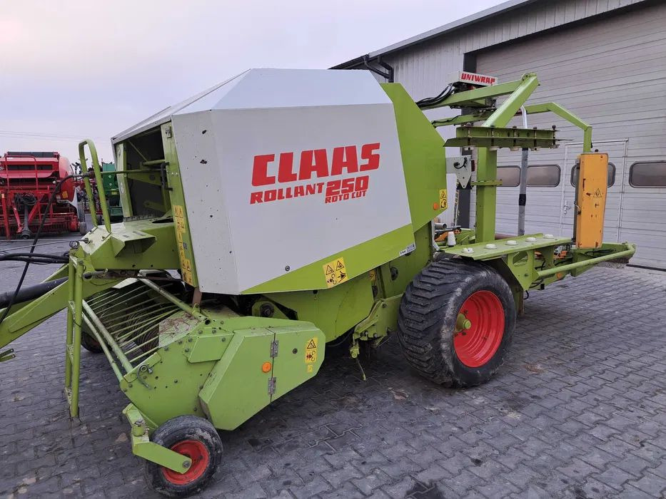 Claas 250 RC Uniwrap - Round baler: picture 1 Claas 250 RC Uniwrap - Round baler: picture 1