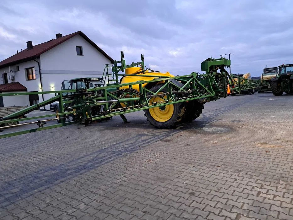 John Deere 944i - Trailed sprayer: picture 5 John Deere 944i - Trailed sprayer: picture 5