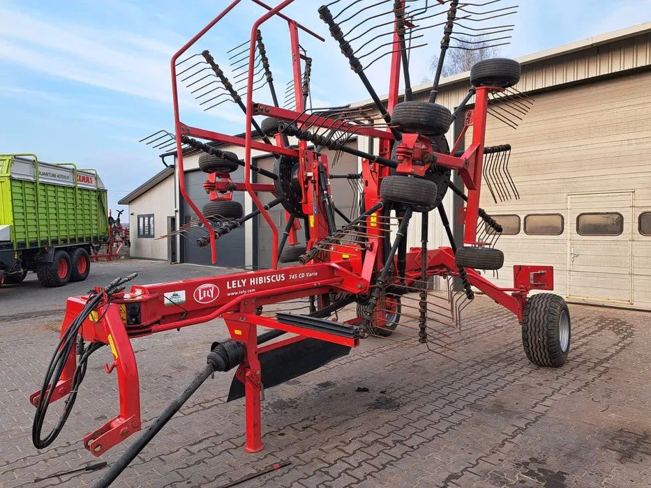 Lely hibiscus 745 CD Vario - Tedder/ Rake: picture 1 Lely hibiscus 745 CD Vario - Tedder/ Rake: picture 1