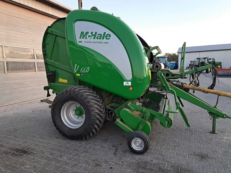 Mchale V660 - Round baler: picture 1 Mchale V660 - Round baler: picture 1