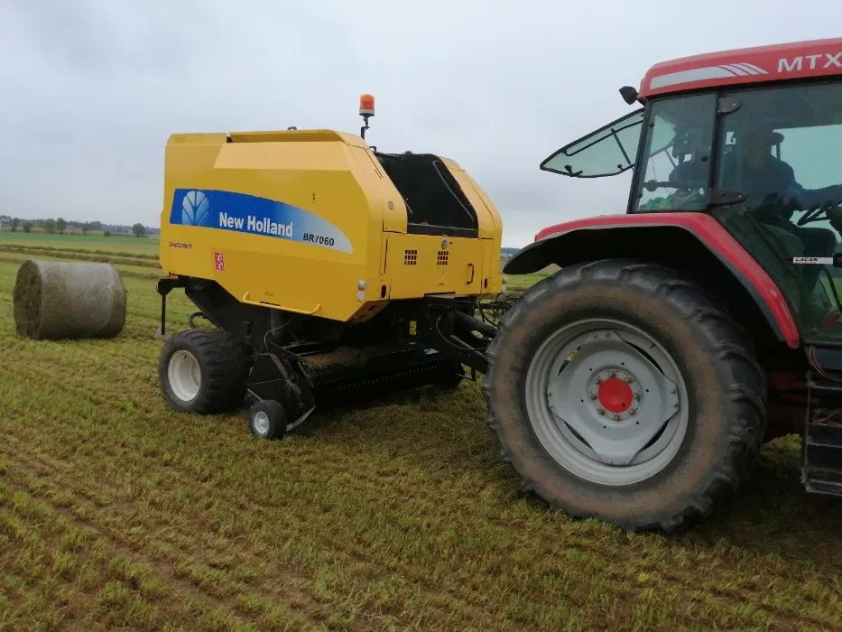 Prasa rolująca NEW HOLLAND BR 7060 - Round baler: picture 4 Prasa rolująca NEW HOLLAND BR 7060 - Round baler: picture 4