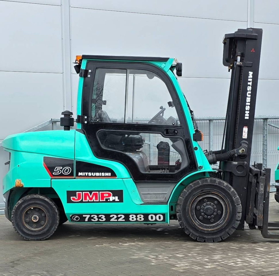 Mitsubishi FD50NT - Diesel forklift: picture 3 Mitsubishi FD50NT - Diesel forklift: picture 3