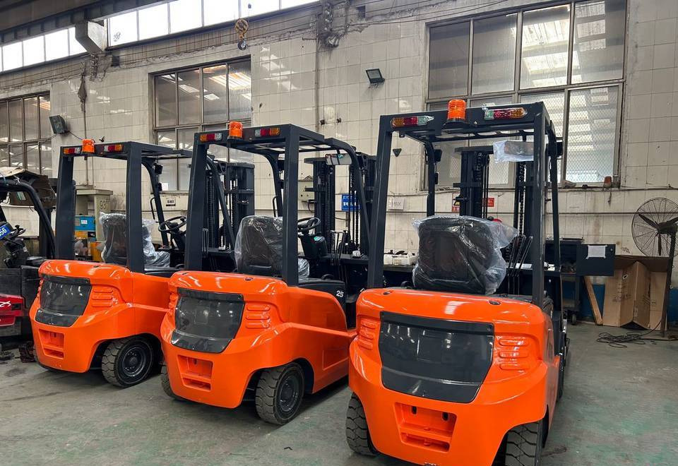 NEW MAXUS 2500 kg Electric Forklift Warranty up to 10 YEARS НОВИЙ Електричний MAXUS Візок для вантажів 2500 кг Гарантія до 10 РОКІВ NOWY Elektryczny MAXUS widłowy 2500 kg Gwarancja do 10 LAT - Electric forklift: picture 4 NEW MAXUS 2500 kg Electric Forklift Warranty up to 10 YEARS НОВИЙ Електричний MAXUS Візок для вантажів 2500 кг Гарантія до 10 РОКІВ NOWY Elektryczny MAXUS widłowy 2500 kg Gwarancja do 10 LAT - Electric forklift: picture 4