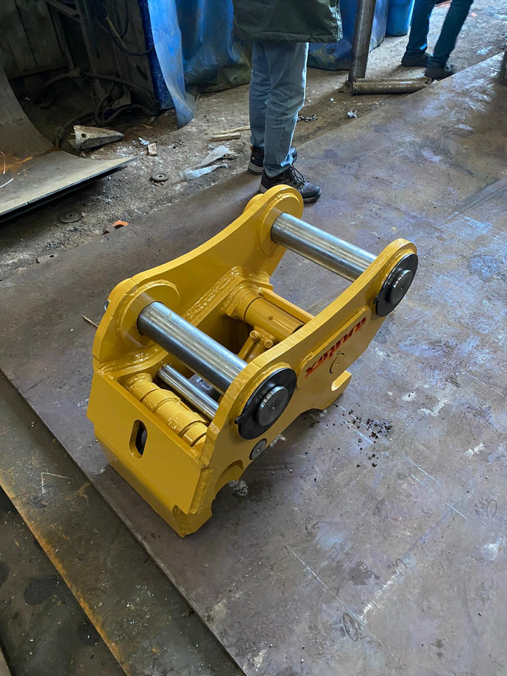 Bobcat mechanical - Quick coupler for Loader: picture 2 Bobcat mechanical - Quick coupler for Loader: picture 2