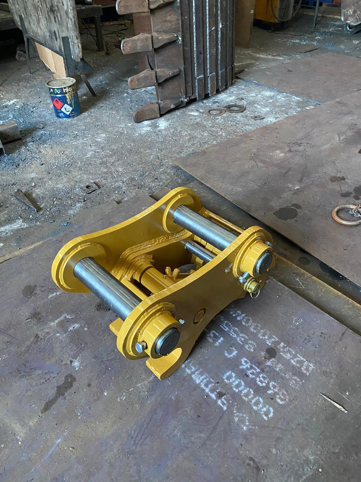 Bobcat mechanical - Quick coupler for Loader: picture 4 Bobcat mechanical - Quick coupler for Loader: picture 4