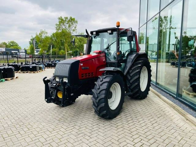Farm tractor Valtra 6850 Hitech Fronthef+PTO, Airco: picture 17