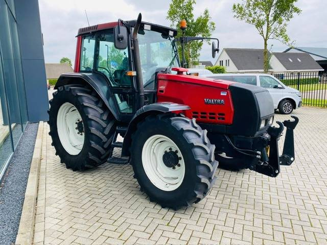 Farm tractor Valtra 6850 Hitech Fronthef+PTO, Airco: picture 16