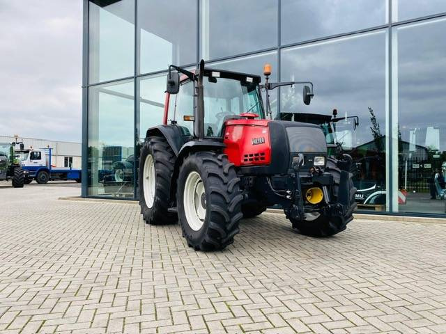 Farm tractor Valtra 6850 Hitech Fronthef+PTO, Airco: picture 14