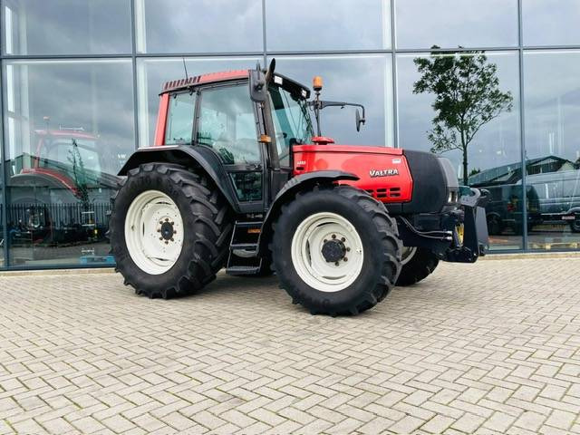 Farm tractor Valtra 6850 Hitech Fronthef+PTO, Airco: picture 6