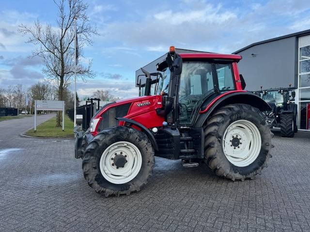 Valtra N123 Hitech5 - Farm tractor: picture 2 Valtra N123 Hitech5 - Farm tractor: picture 2
