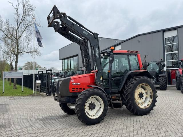 Valtra Valmet 6650 Hitech, voorlader, vloeistofkoppeling - Farm tractor: picture 1 Valtra Valmet 6650 Hitech, voorlader, vloeistofkoppeling - Farm tractor: picture 1
