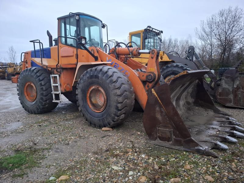 Hitachi W270 - Wheel loader: picture 1 Hitachi W270 - Wheel loader: picture 1