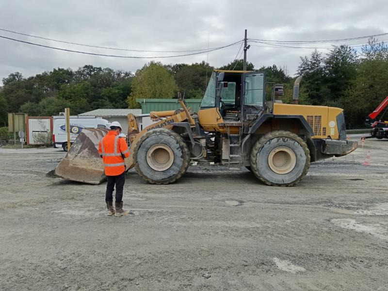 Komatsu WA470-6 - Wheel loader: picture 2 Komatsu WA470-6 - Wheel loader: picture 2