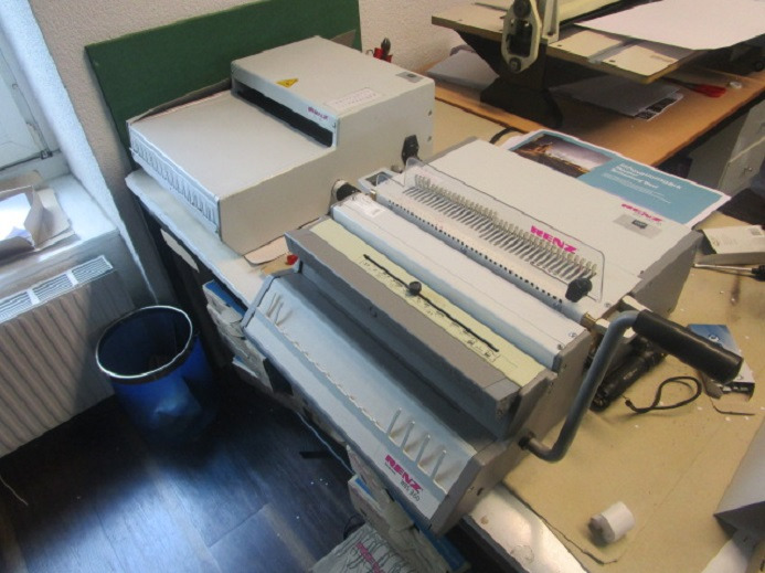 WIRO BINDER HALBAUTOMAT RENZ ECL360 - Printing machinery: picture 1 WIRO BINDER HALBAUTOMAT RENZ ECL360 - Printing machinery: picture 1