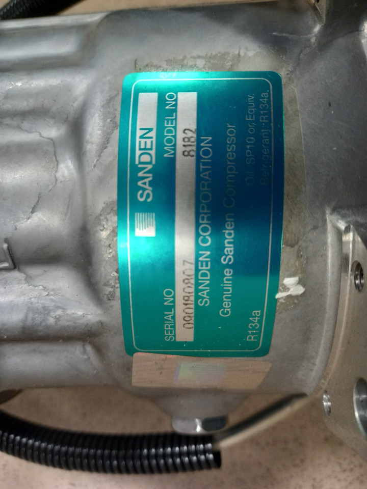 HELLA DAF - AC compressor: picture 2 HELLA DAF - AC compressor: picture 2