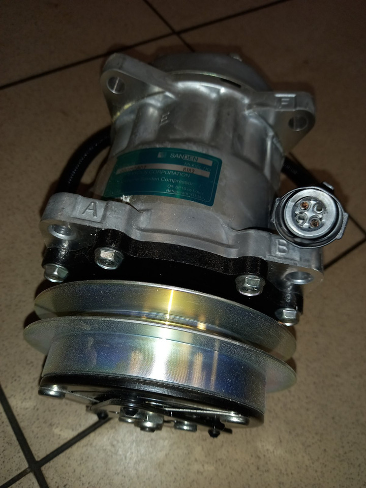 HELLA DAF - AC compressor: picture 3 HELLA DAF - AC compressor: picture 3